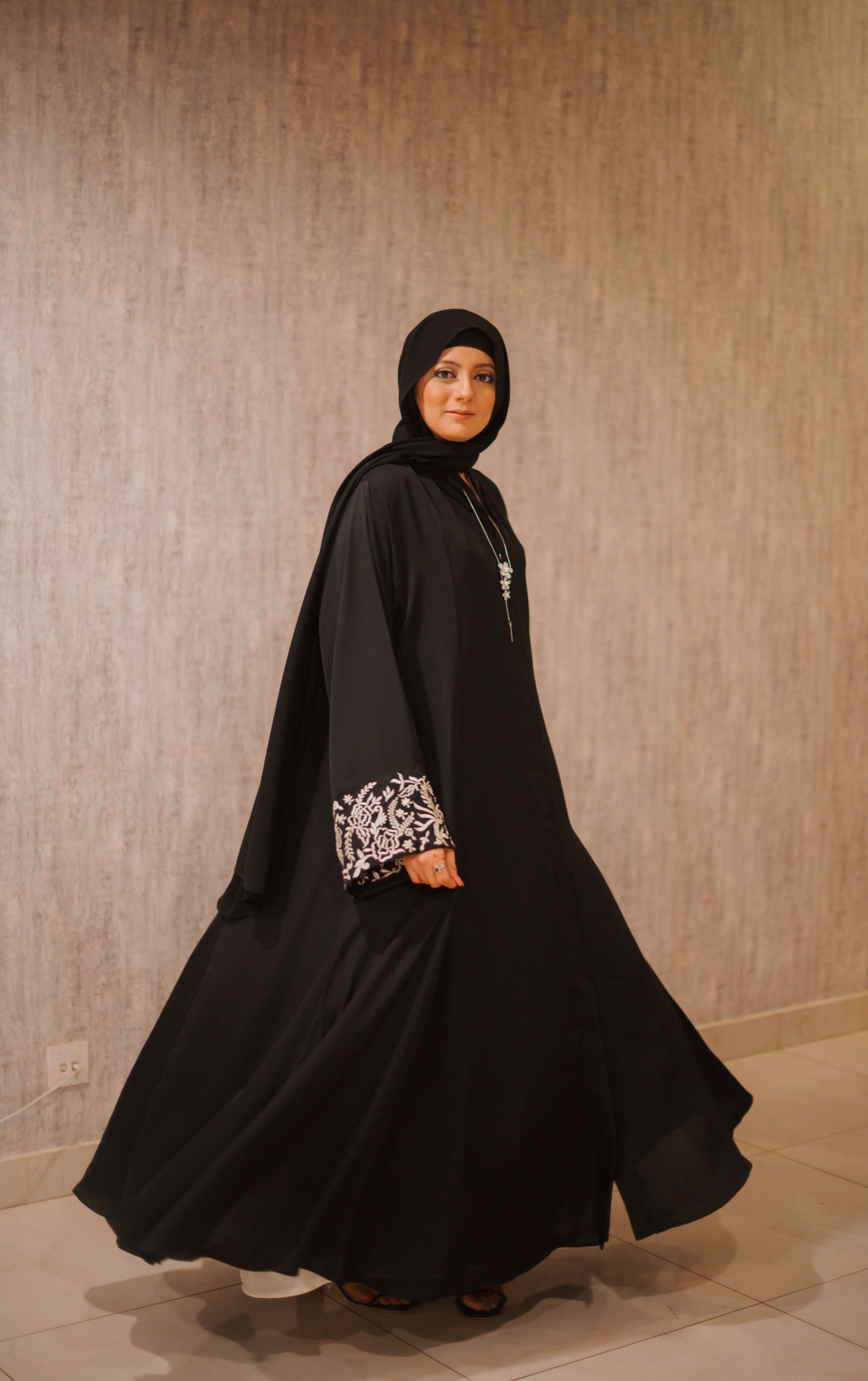 Eclipse Abaya