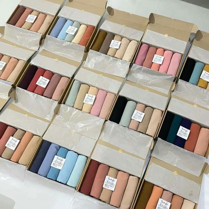 CUSTOMIZED HIJAB GIFIT BOX